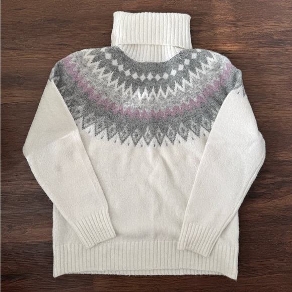 Women’s turtleneck sweater, size small - Picture 1 of 3